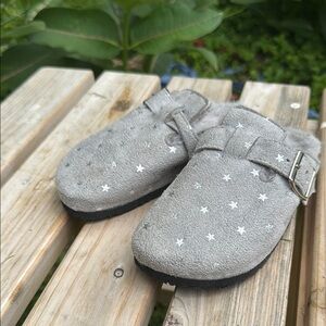 Gray Starry Kids Slippers/Loafers Girls Size 11